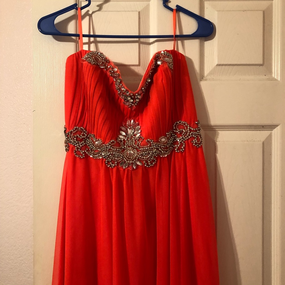 CORAL PINK COLORED PROM DRESS